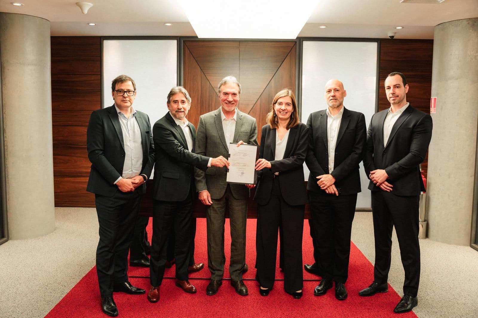 Executivos da EMBRACON E CNP Consórcio: Maximiliano Villanueva, Juarez Antonio da Silva, Guido Savian Jr, Marie Aude Thepaut, François Tritz, Eduardo Silva