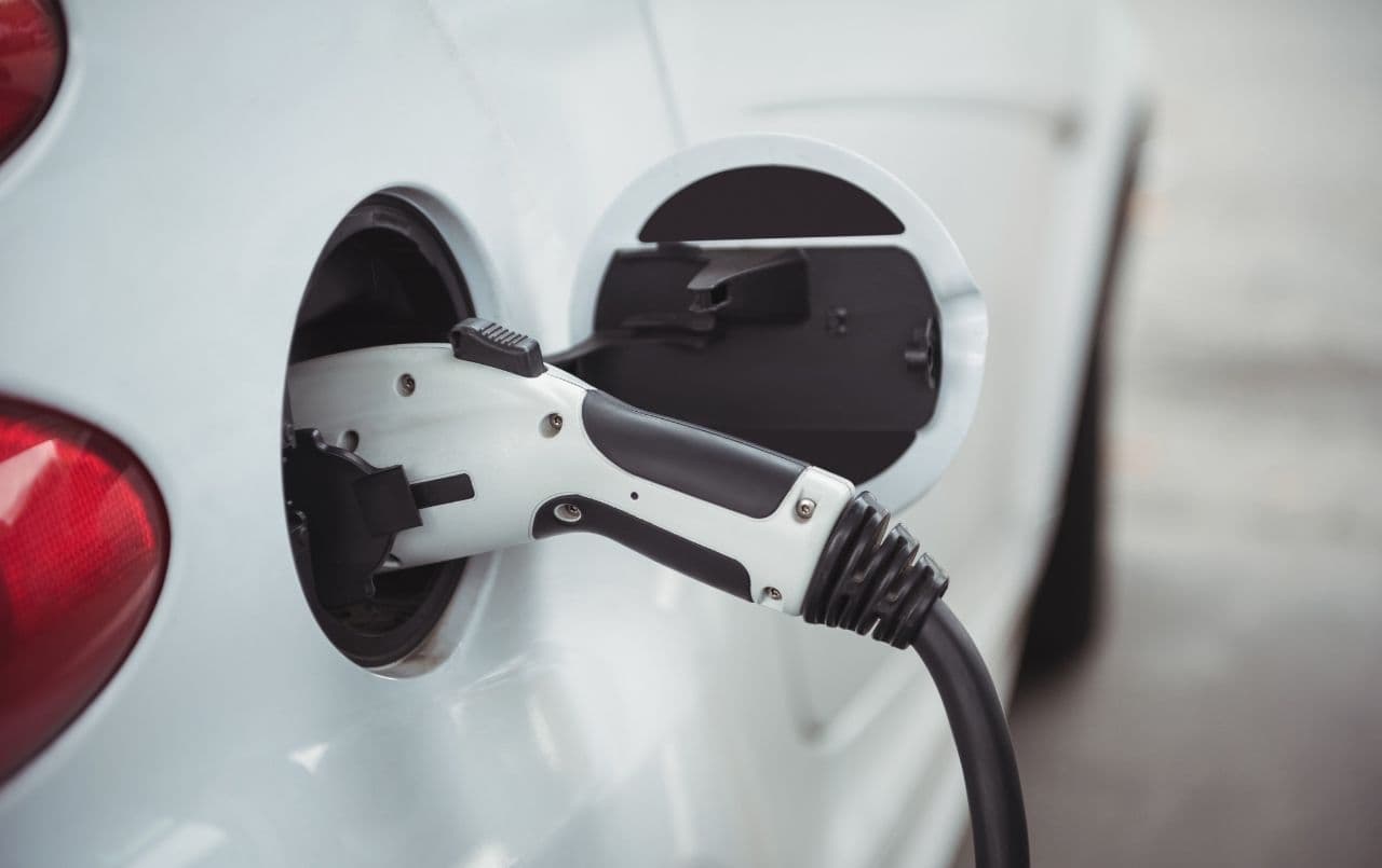 Carros elétricos e híbridos: consumo consciente